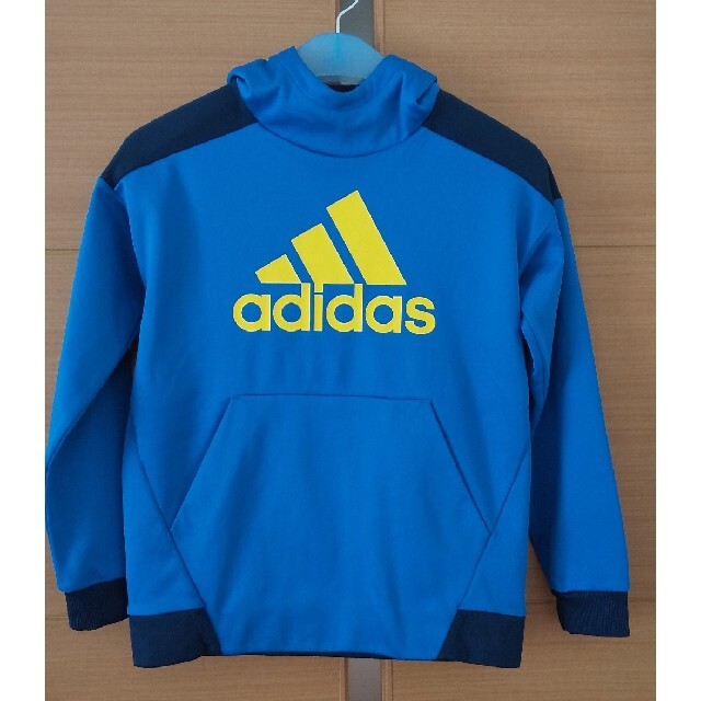 adidas(アディダス)のアディダス パーカー 160cm キッズ/ベビー/マタニティのキッズ服男の子用(90cm~)(ジャケット/上着)の商品写真