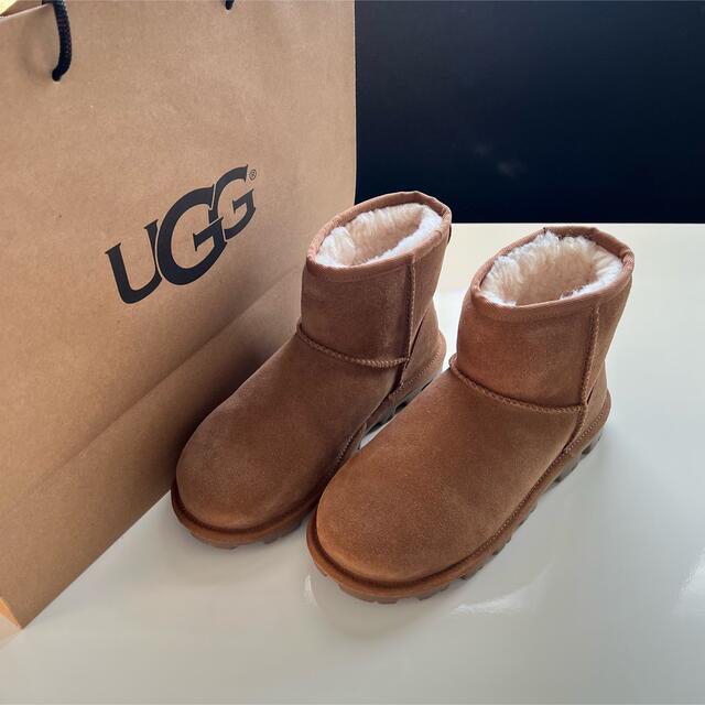 UGG - UGG 正規品 ムートンブーツ ミニ 23cm USA6 チェスナットの通販