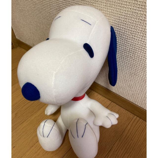 SNOOPY(スヌーピー)の☆トミカ様☆新品スヌーピーぬいぐるみ　30センチ　ぬいぐるみスヌーピー エンタメ/ホビーのおもちゃ/ぬいぐるみ(キャラクターグッズ)の商品写真