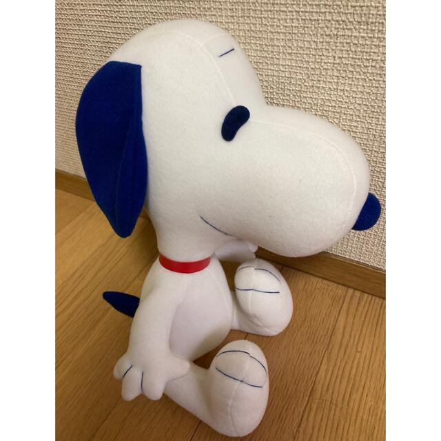 SNOOPY(スヌーピー)の☆トミカ様☆新品スヌーピーぬいぐるみ　30センチ　ぬいぐるみスヌーピー エンタメ/ホビーのおもちゃ/ぬいぐるみ(キャラクターグッズ)の商品写真