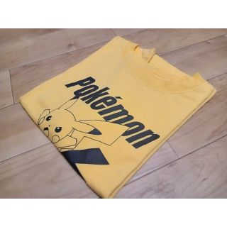 ジーユー(GU)のPokemon ロゴ入り　半袖　Tシャツ　カットン　子供用 サイズ130 黄色(Tシャツ/カットソー)