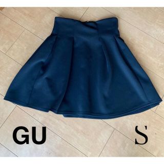 ジーユー(GU)のGU フレア　スカート　Ｓサイズ　黒　ブラック(ひざ丈スカート)