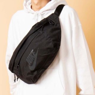 ナイキ(NIKE)の《新品国内正規品　タグ付》NIKE ナイキ テック ヒップパック・ブラック10L(ボディーバッグ)