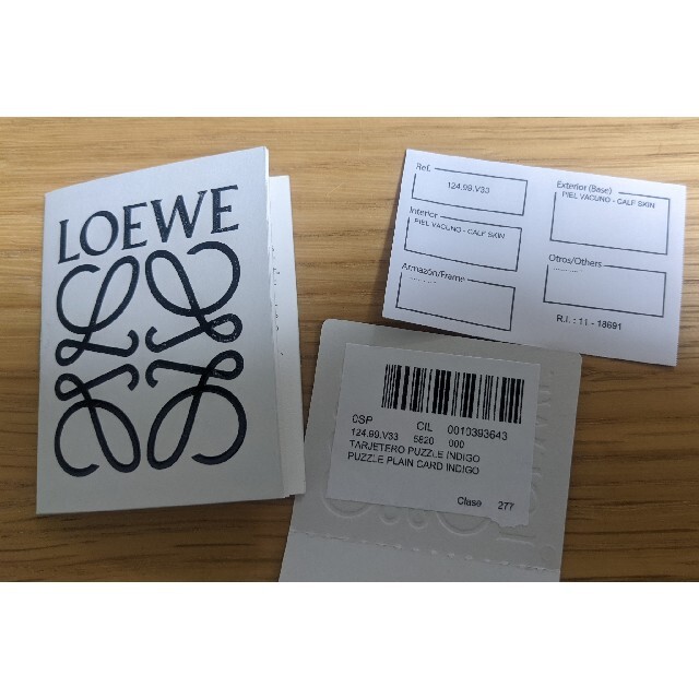 さいませ LOEWE パズル エンボス加工 メンズの通販 by factotumarmani's shop｜ロエベならラクマ - ロエベ LOEWE カードケース があります