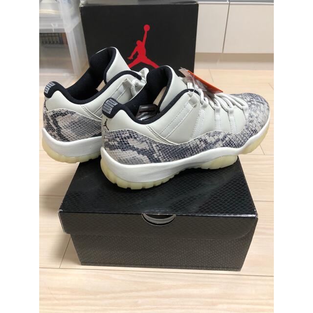 NIKE(ナイキ)のAIR JORDAN 11 LOW 27.5cm SNAKESKIN BONE  メンズの靴/シューズ(スニーカー)の商品写真