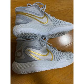 ナイキ(NIKE)のナイキバッシュ最終値下げ(バスケットボール)