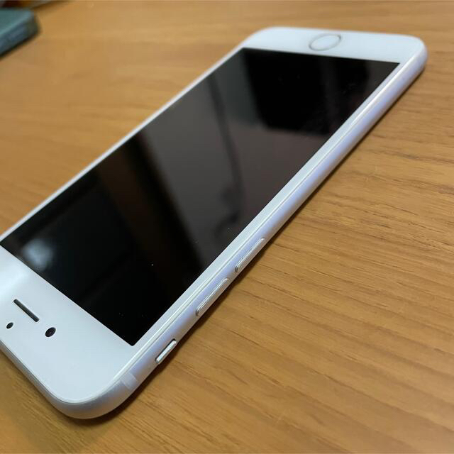 Apple(アップル)のiPhone7 32GB 正規店にてバッテリー交換済み スマホ/家電/カメラのスマートフォン/携帯電話(スマートフォン本体)の商品写真