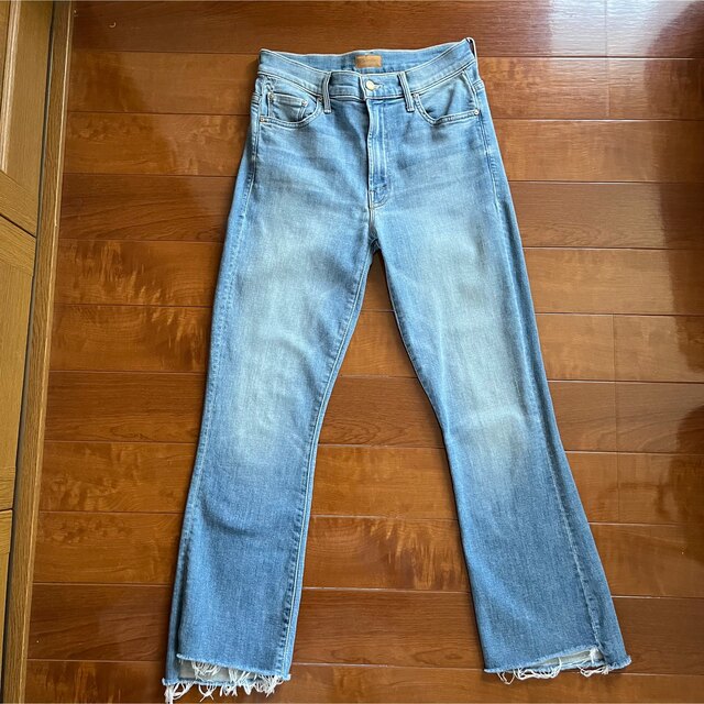 L'Appartement DEUXIEME CLASSE(アパルトモンドゥーズィエムクラス)の【MOTHER/マザー】 LT BLUE INSIDER DENIM 別注 レディースのパンツ(デニム/ジーンズ)の商品写真