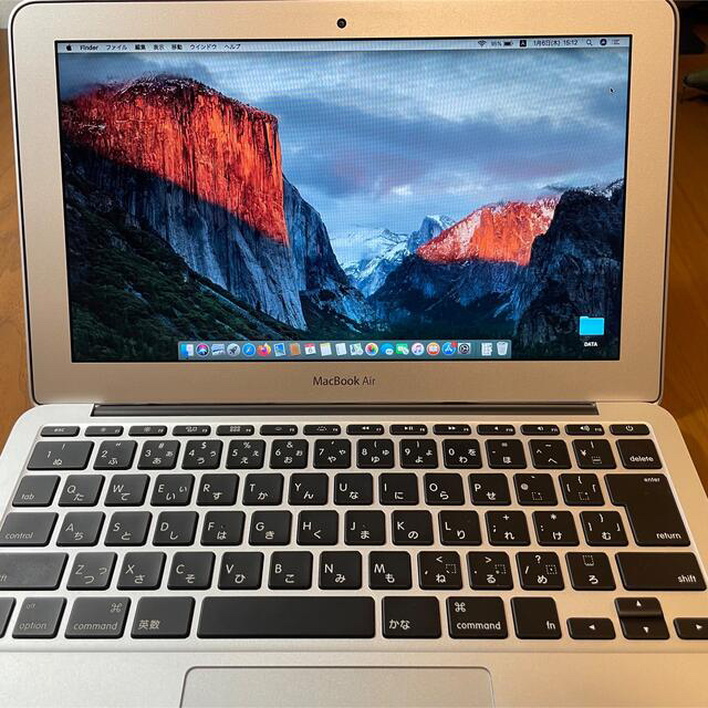 MacBook Air 11inch i5 4GB 128GB 2015