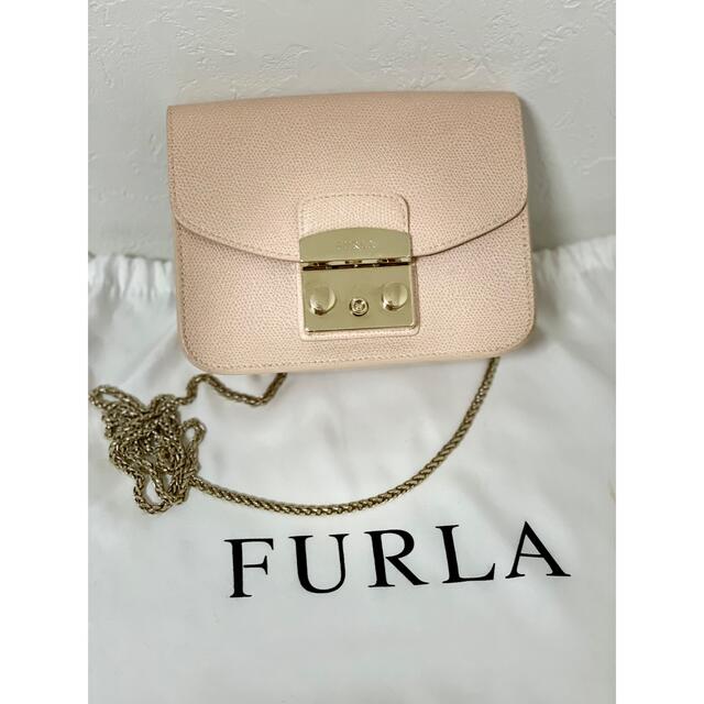 FURLA メトロポリス チェーン ショルダー バッグ - ショルダーバッグ