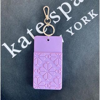 ケイトスペードニューヨーク(kate spade new york)のケイトスペード シリコン IDケース クリップ フラワーパープル(パスケース/IDカードホルダー)