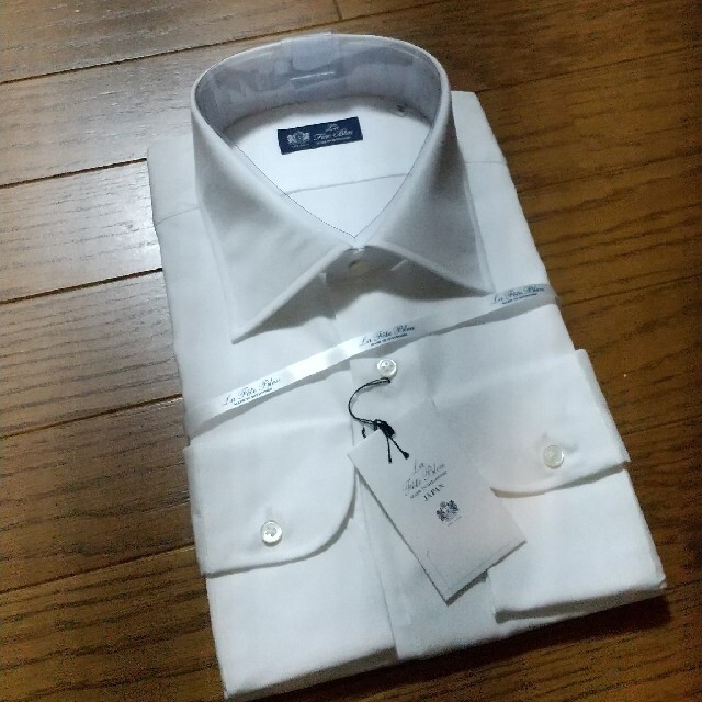 【たちこ様専用】HITOYOSHI 白ツイル　シャツ（42-84） メンズのトップス(シャツ)の商品写真