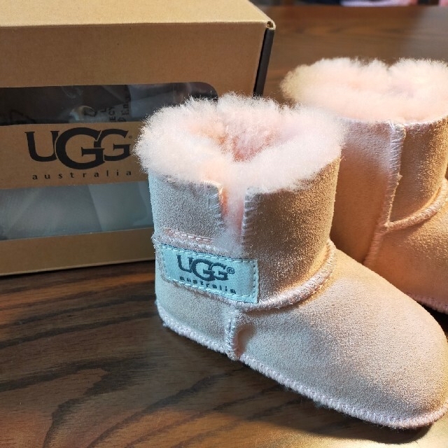UGGアグ ベビーシューズ ピンク ムートンブーツ 10·5センチ | 美品 ugg
