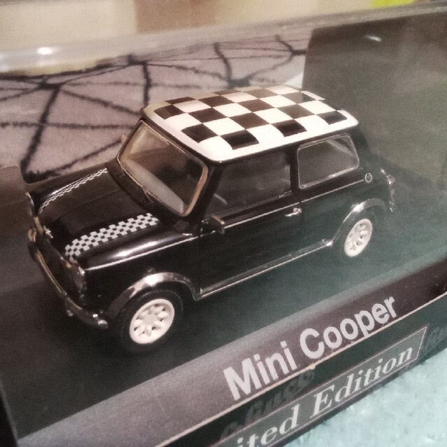 mini  cooper rimited edition  schuco エンタメ/ホビーのおもちゃ/ぬいぐるみ(ミニカー)の商品写真