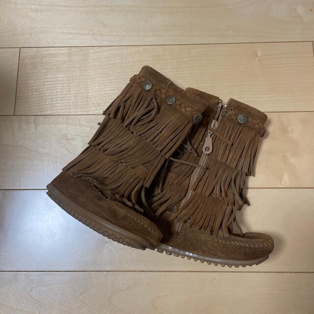 Minnetonka(ミネトンカ)のミネトンカ　ブーツ キッズ/ベビー/マタニティのベビー靴/シューズ(~14cm)(ブーツ)の商品写真