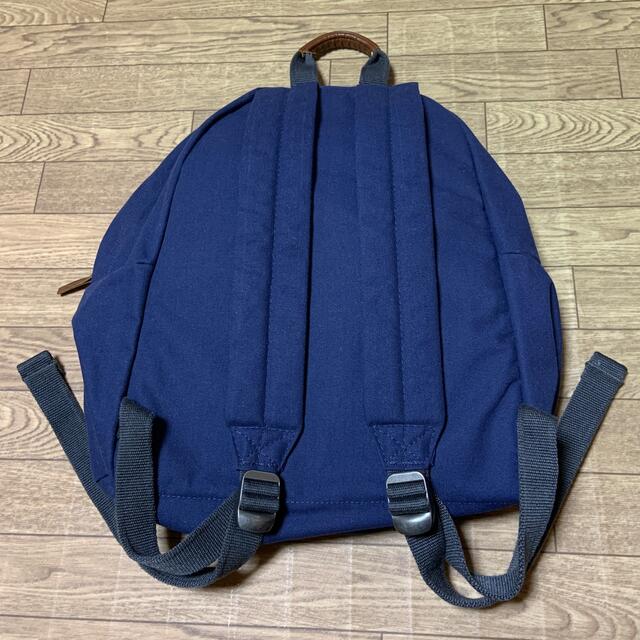 EASTPAK(イーストパック)の期間限定お値下げ　イーストパック　EASTPAK  リュック　ネイビー レディースのバッグ(リュック/バックパック)の商品写真