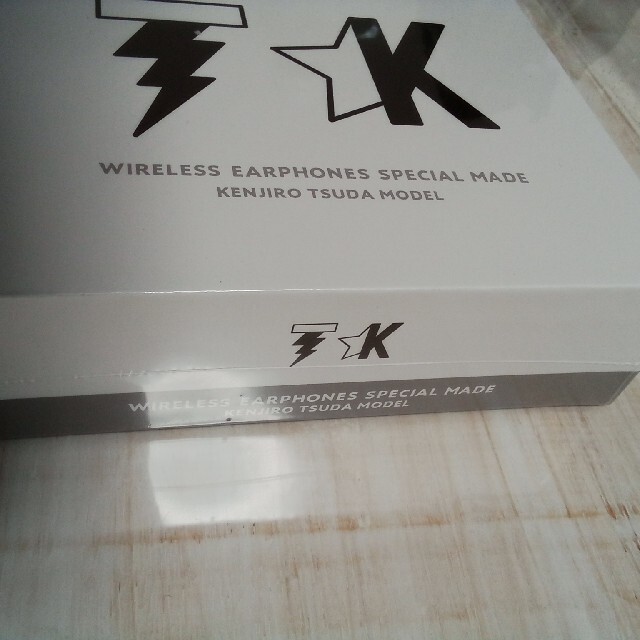 津田健次郎イヤホン TRUE WIRELESS STEREO EARPHONES 津田健次郎イヤホン TRUE WIRELESS STEREO EARPHONES