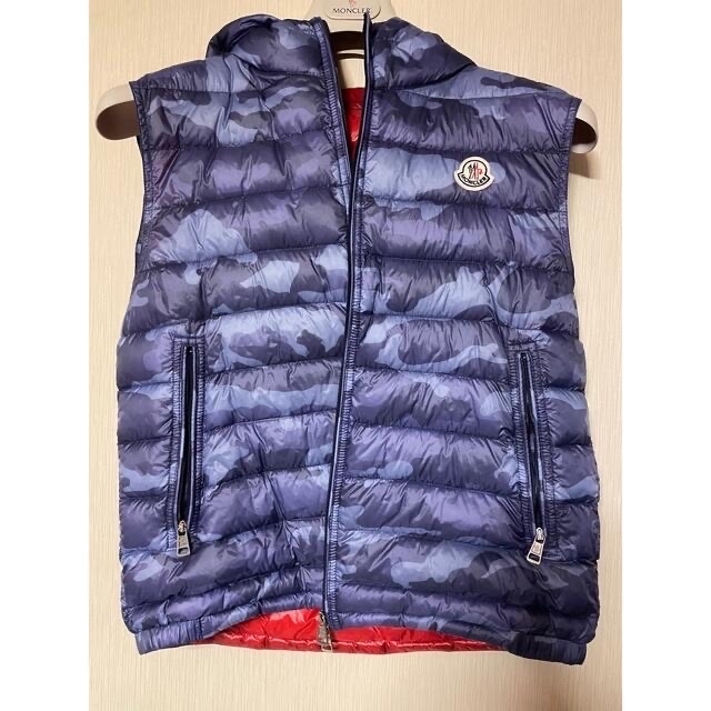 MONCLER(モンクレール)のモンクレール♡ダウンベスト迷彩♡美品 メンズのジャケット/アウター(ダウンベスト)の商品写真