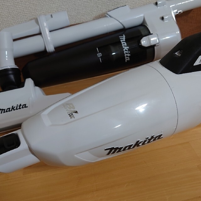 Makita(マキタ)のマキタ　40V　中古　家庭使用　充電式クリーナー　カプセル式　CL001GZC スマホ/家電/カメラの生活家電(掃除機)の商品写真