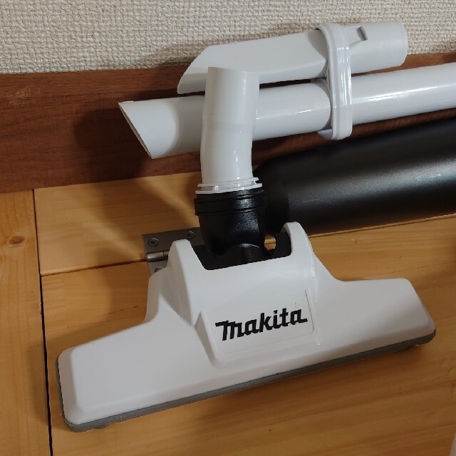 Makita(マキタ)のマキタ　40V　中古　家庭使用　充電式クリーナー　カプセル式　CL001GZC スマホ/家電/カメラの生活家電(掃除機)の商品写真