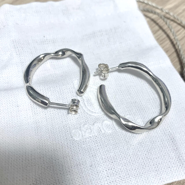 ESTNATION(エストネーション)のブランイリス　blanciris ピアス　TWIST レディースのアクセサリー(ピアス)の商品写真