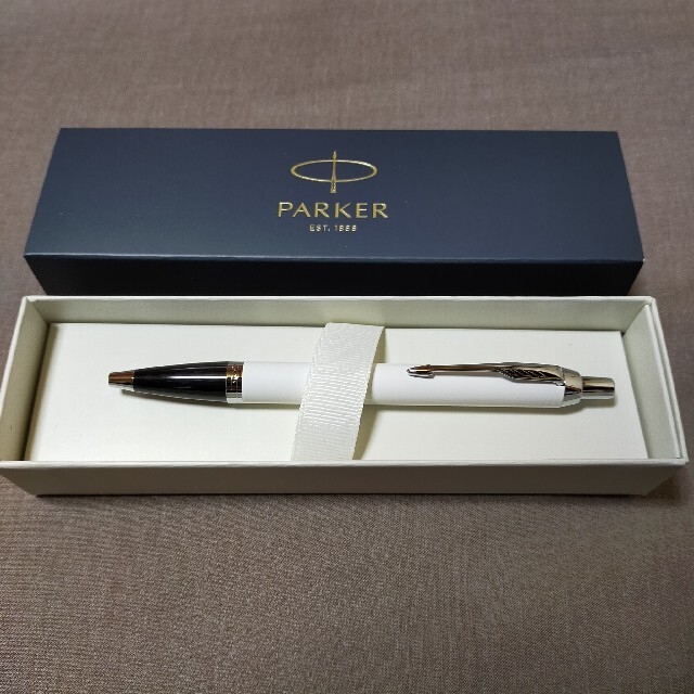 Parker(パーカー)の【新品・保証書付】PARKER IM ホワイトCT ボールペン インテリア/住まい/日用品の文房具(ペン/マーカー)の商品写真