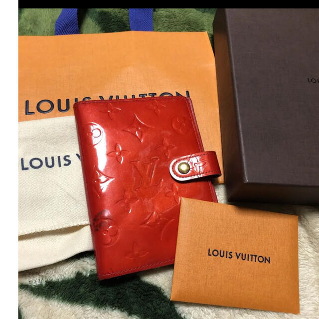 LOUIS VUITTON(ルイヴィトン)のルイヴィトン　ヴェルニ　正規品　手帳ケース　赤　レッド　中古　 レディースのファッション小物(その他)の商品写真