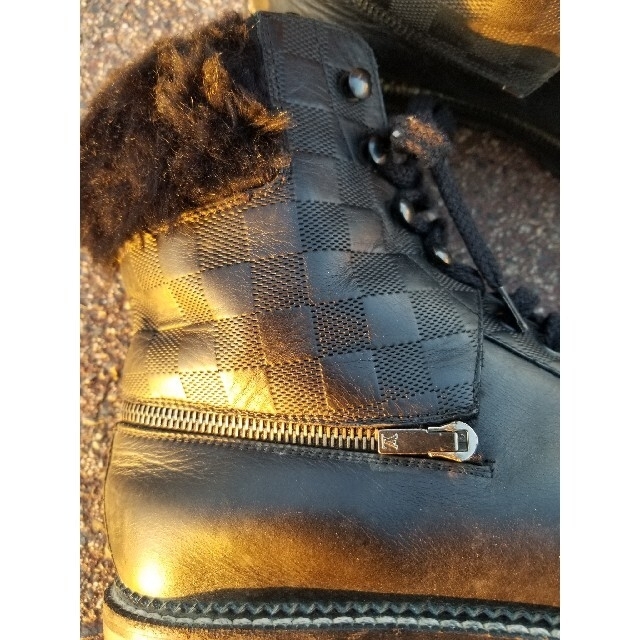 LOUIS VUITTON(ルイヴィトン)の豪華オマケ付ヴィトン正規品メンズファー付き取り外しブーツ2way黒オールシーズン メンズの靴/シューズ(ブーツ)の商品写真