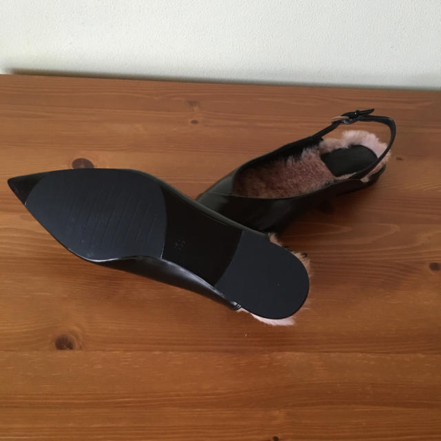 ZARA(ザラ)のZARA ファーサンダル レディースの靴/シューズ(ハイヒール/パンプス)の商品写真