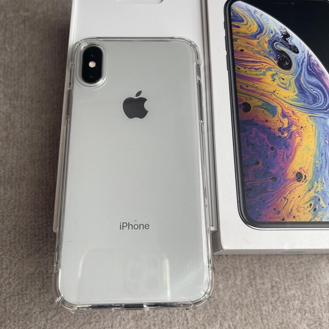 Apple(アップル)のiPhone xs 256GB SIMフリー　シルバー スマホ/家電/カメラのスマートフォン/携帯電話(携帯電話本体)の商品写真