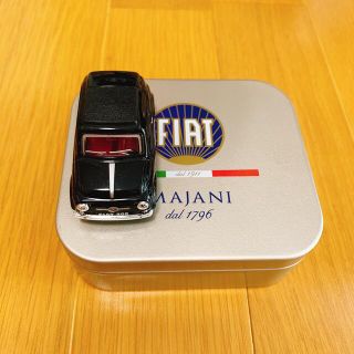 FIATミニカーブラックとシルバー缶(ミニカー)