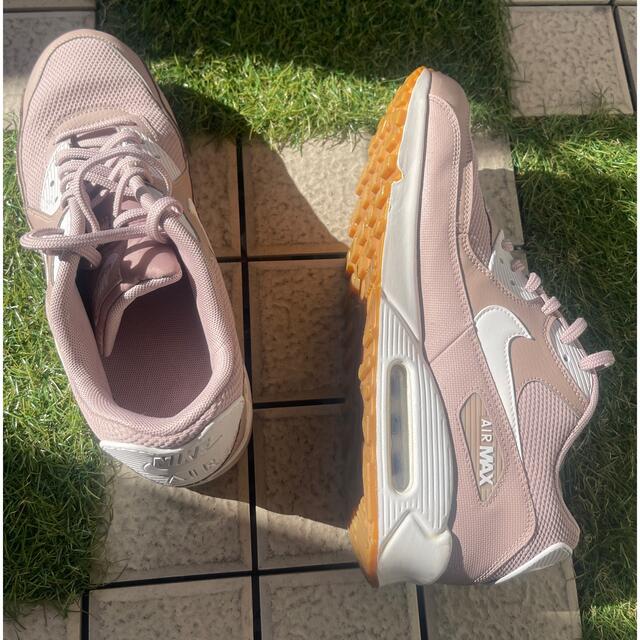 NIKE(ナイキ)のNIKE airmax90 ピンクベージュ ユニセックス メンズの靴/シューズ(スニーカー)の商品写真