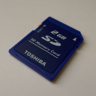 東芝 TOSHIBA　SDカード　2GB(その他)