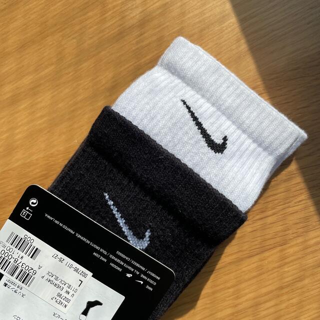 NIKE(ナイキ)のナイキ エブリデイ プラス クッションド ソックス 25 27 NIKE メンズのレッグウェア(ソックス)の商品写真