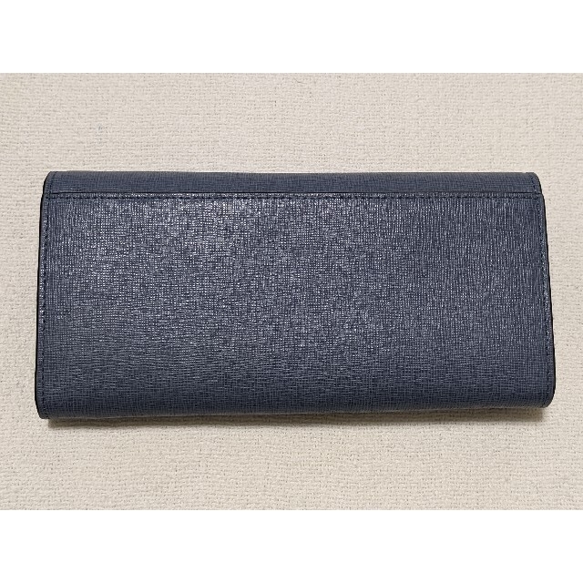 未使用 FURLAフルラ CLASSIC XL BIFOLD 二つ折りレザー財布32400開閉