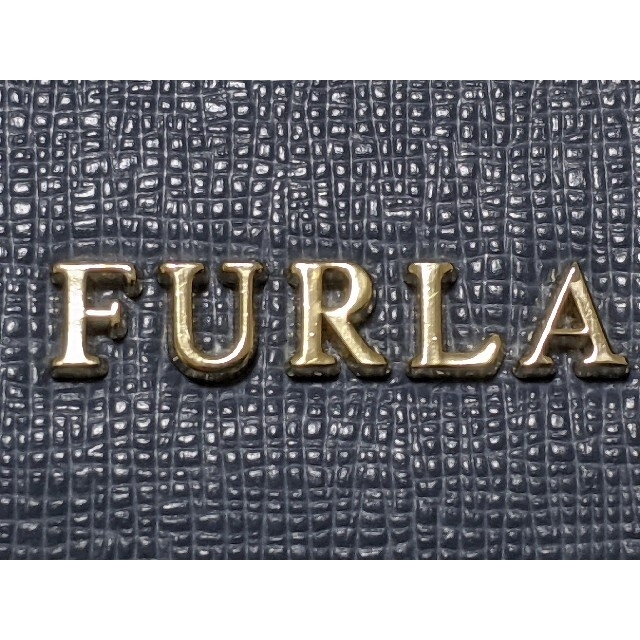 未使用 FURLAフルラ CLASSIC XL BIFOLD 二つ折りレザー財布32400開閉
