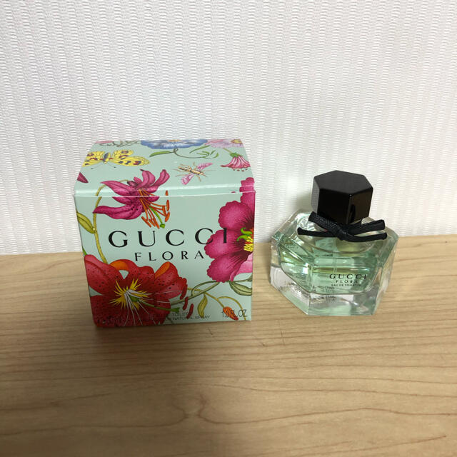 Gucci(グッチ)のフローラ　バイ　グッチ　オードトワレ　30ml コスメ/美容の香水(香水(女性用))の商品写真