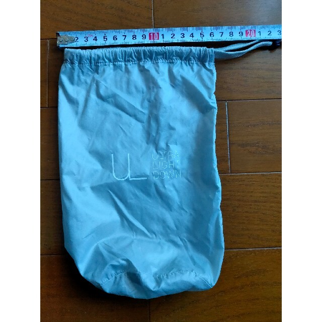 UNIQLO(ユニクロ)のユニクロ ウルトラライトダウン 収納袋 メンズのジャケット/アウター(ダウンジャケット)の商品写真
