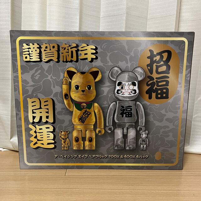 MEDICOM TOY(メディコムトイ)のBE@RBRICK BAPE 招き猫 金メッキ＆達磨 銀メッキ100％＆400％ エンタメ/ホビーのフィギュア(アニメ/ゲーム)の商品写真