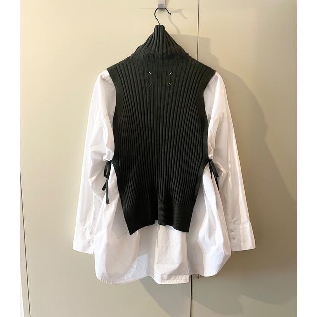 Maison Martin Margiela(マルタンマルジェラ)のMartinMargiela4 マルジェラ カーキ ハイネックリブニットベスト レディースのトップス(ニット/セーター)の商品写真