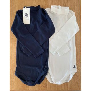 プチバトー(PETIT BATEAU)の【新品タグ付き含む】プチバトー  長袖ボディ　ロンパース  2枚　紺　白(ロンパース)