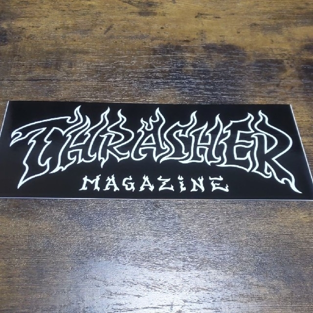 THRASHER(スラッシャー)の(縦8.1cm横20.3cm) THRASHER ファイアーロゴステッカー新作 スポーツ/アウトドアのスポーツ/アウトドア その他(スケートボード)の商品写真