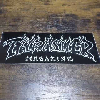 スラッシャー(THRASHER)の(縦8.1cm横20.3cm) THRASHER ファイアーロゴステッカー新作(スケートボード)