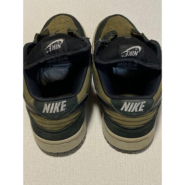 NIKE(ナイキ)のNIKE 28 DUNK LOW PRO SB DARK LODEN ダンク メンズの靴/シューズ(スニーカー)の商品写真