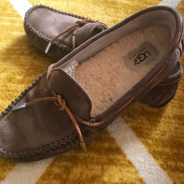 若者の大愛商品 新品!箱あり!UGG*スカラップモカシン*黒 公式直営 UGG モカシン 中古品 箱有り モカシン