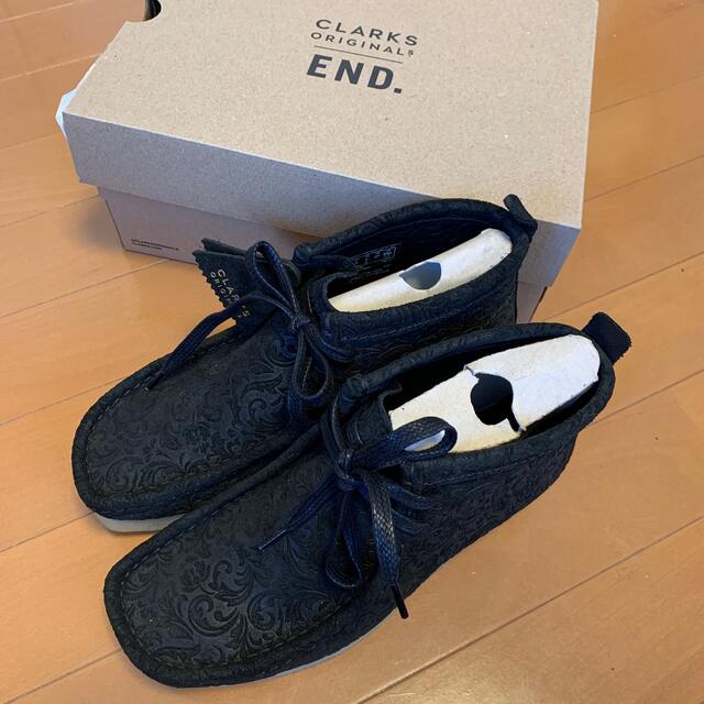 END. x Clarks Wallabee Boot Floral Black靴/シューズ