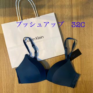 カルバンクライン(Calvin Klein)のCalvin Klein BLACK プッシュアップブラ　32C 新品未使用(ブラ)