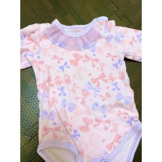 女の子babyロンパース　長袖　フリルつき(ロンパース)