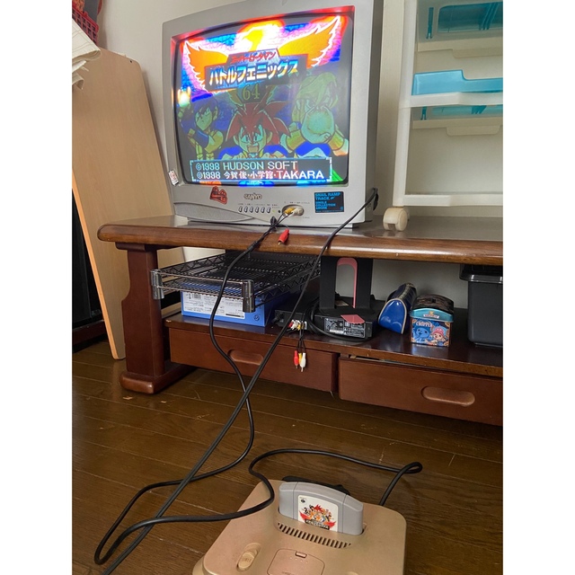 NINTENDO 64 - ニンテンドー64 本体 ゴールド ソフト4本セットの通販