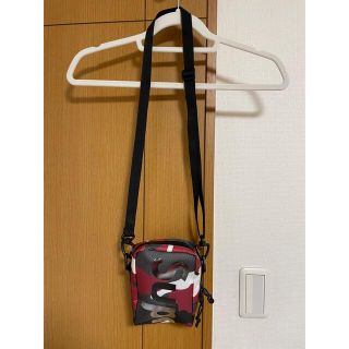 シュプリーム(Supreme)の【美品】Supreme Neck Pouch 21SS "Red Camo"(ショルダーバッグ)